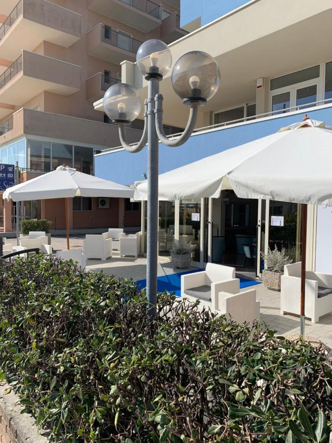Hotel Croce Del Sud ريميني المظهر الخارجي الصورة