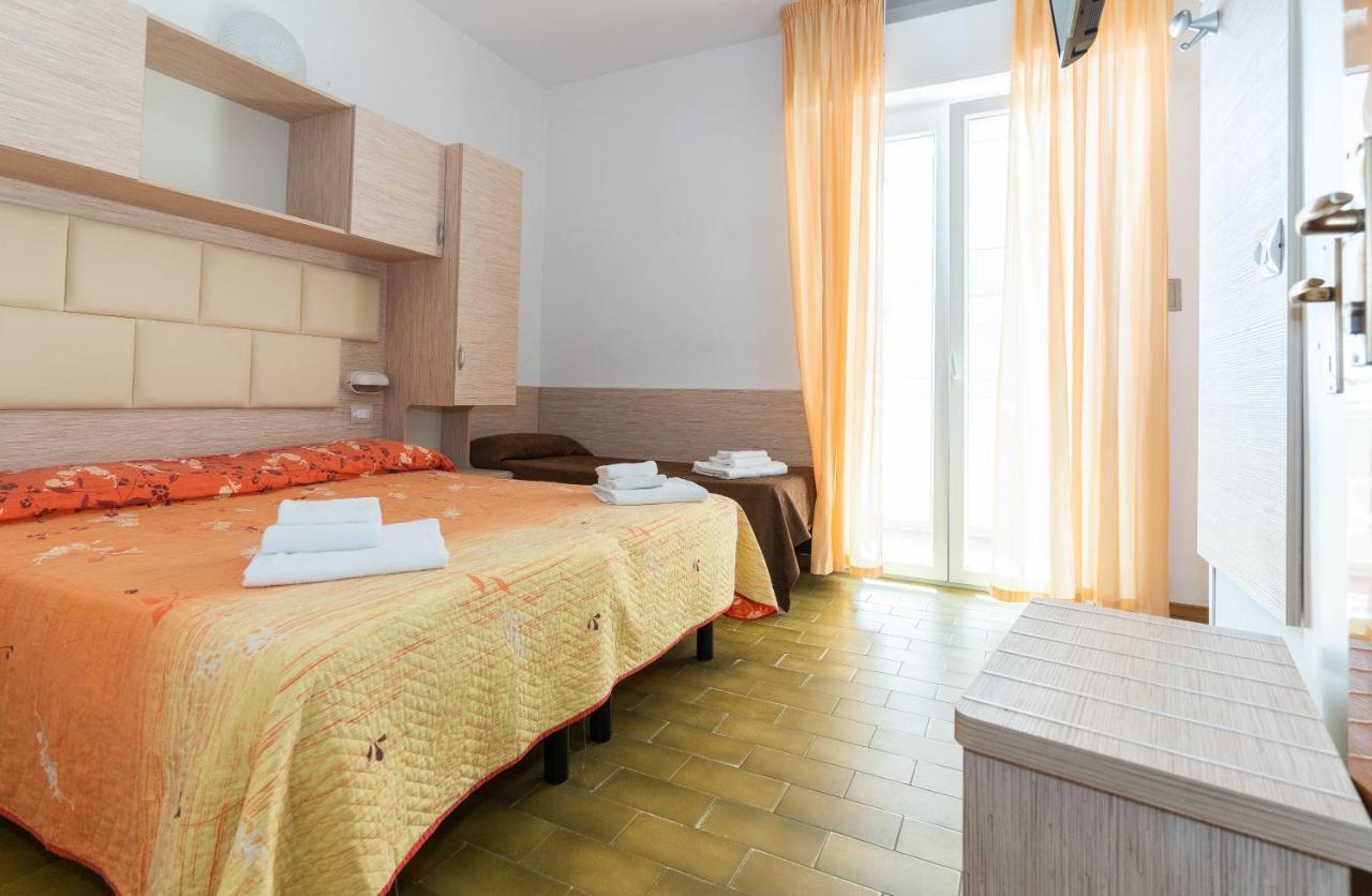 Hotel Croce Del Sud ريميني المظهر الخارجي الصورة