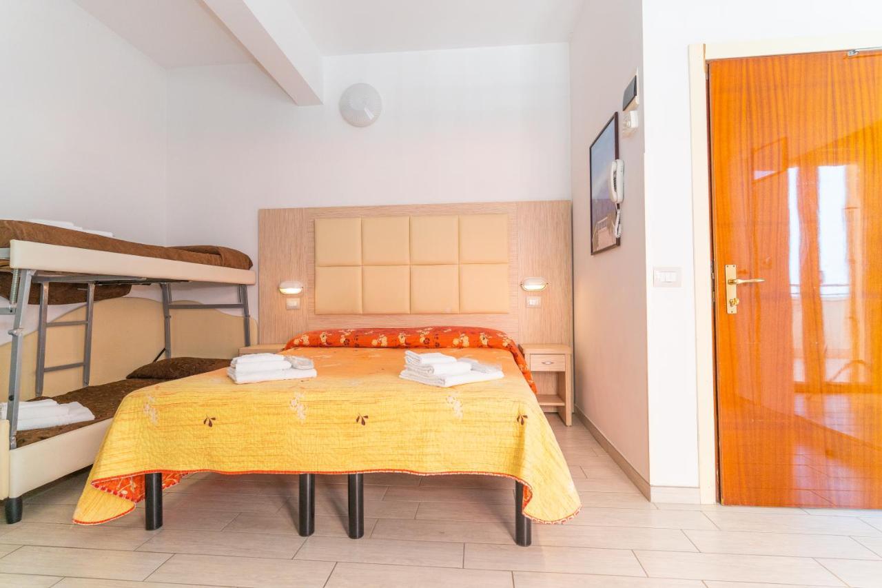 Hotel Croce Del Sud ريميني المظهر الخارجي الصورة