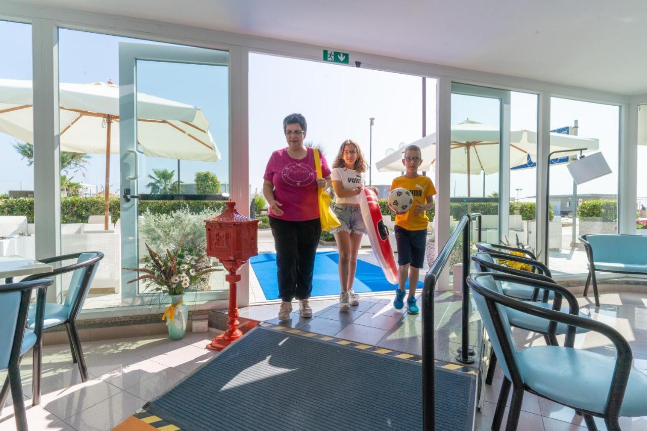 Hotel Croce Del Sud ريميني المظهر الخارجي الصورة