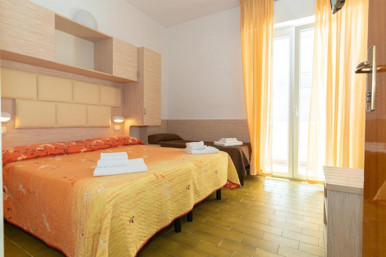 Hotel Croce Del Sud ريميني المظهر الخارجي الصورة