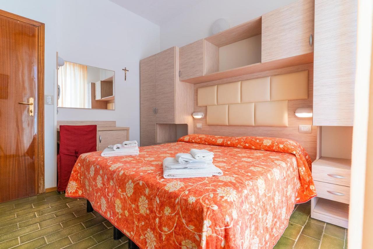 Hotel Croce Del Sud ريميني المظهر الخارجي الصورة