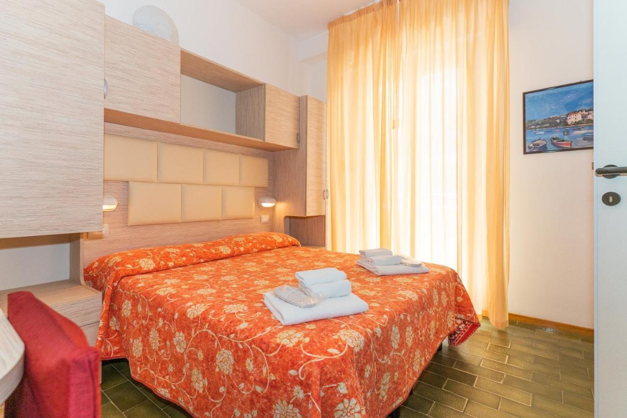 Hotel Croce Del Sud ريميني المظهر الخارجي الصورة